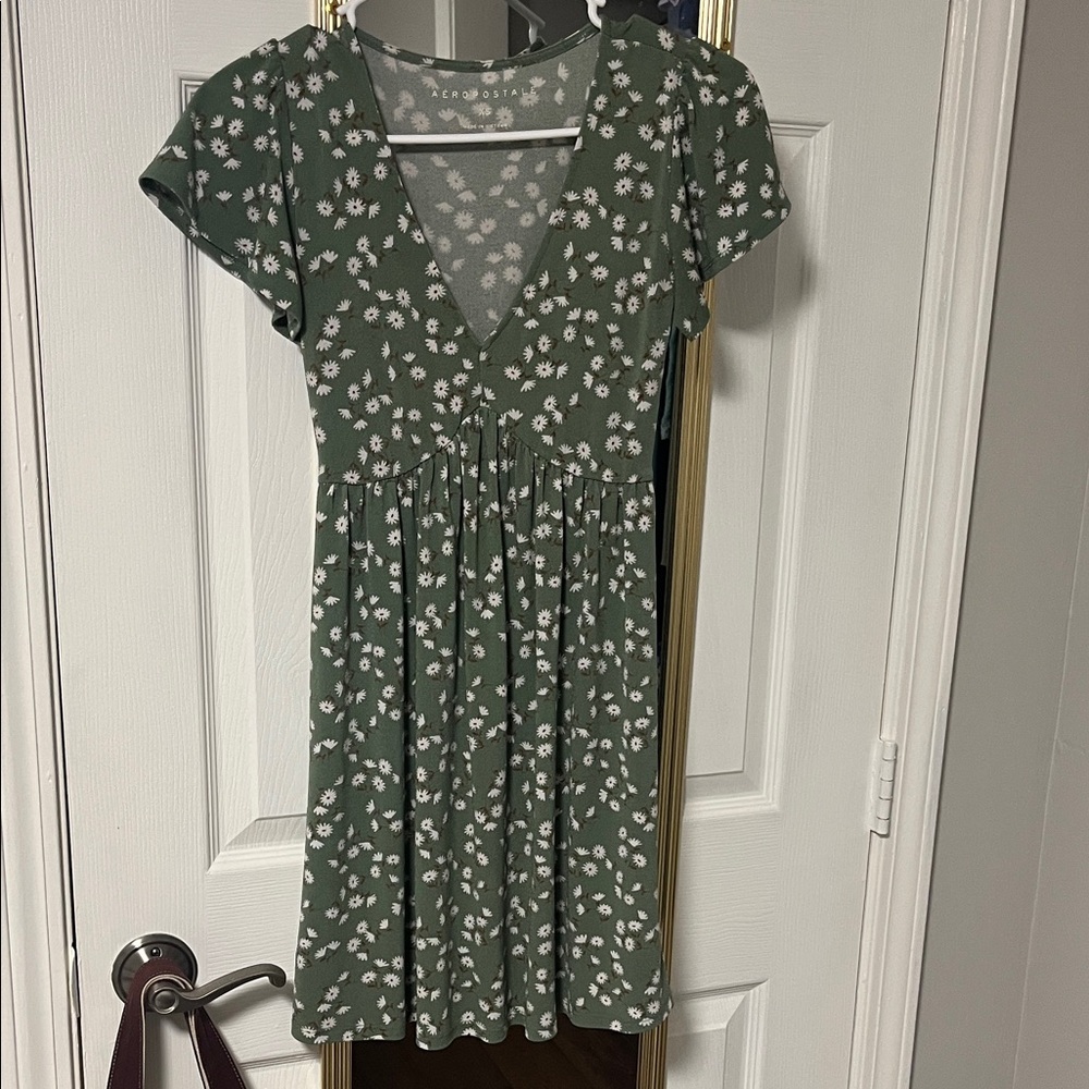 Aeropostale Green Chic Mini Drop Neck Floral Cottagecore Dress